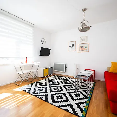 Cozy 1bdr In Center