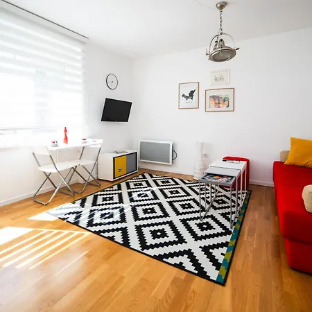 Cozy 1bdr In Center