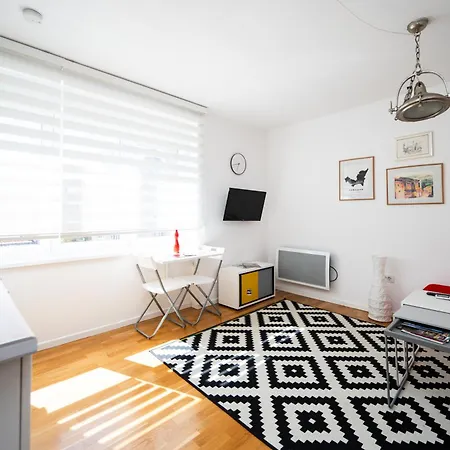 Cozy 1bdr In Center Daire *