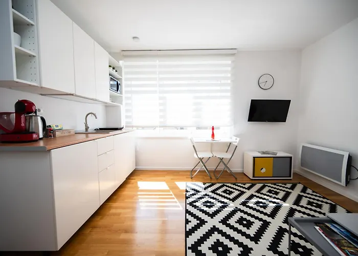 Cozy 1bdr In Center *