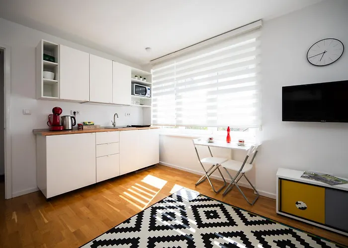 Cozy 1bdr In Center Daire